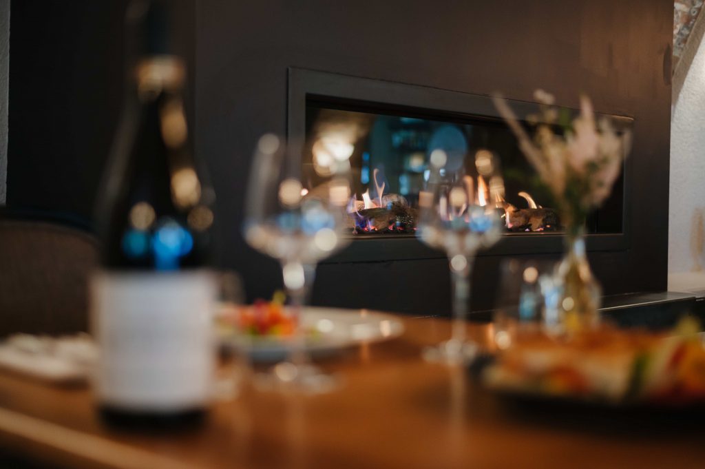 Flambée Salle de restaurant de la Robéyère à Embrun